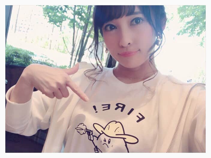 山岸愛梨さんのインスタグラム写真 - (山岸愛梨Instagram)「カービィTシャツを着てある場所へお出かけ！！！早撃ちカービィ懐かしいなぁぁぁ✨最近のカービィももちろん可愛いけど、初期のこの顔も好き( ˘ω˘)💓 #カービィ #クラシックカービィ #早撃ちカービィ #夢の泉の物語」5月9日 16時40分 - airi_yamagishi