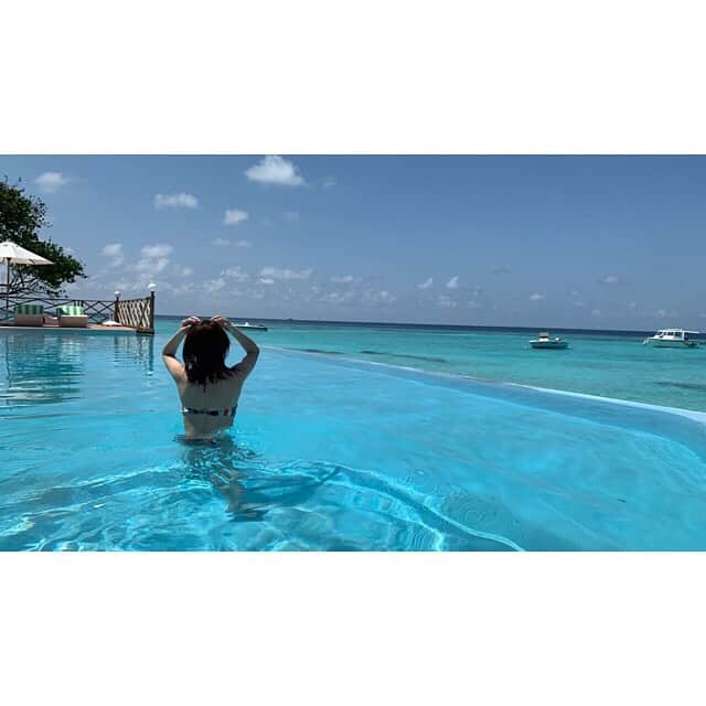 三島ゆかりさんのインスタグラム写真 - (三島ゆかりInstagram)「最終日もフライト時間を遅くして出発までたっぷり満喫💖😊 プールも海と続いてるような設計になってて素敵だった✨ もうモルディブ戻りたいww🇲🇻 #maldives #vacances #island #pool #japanesegirl #trip #swimwear #最高 #贅沢旅行 #インスタ映え #死ぬまでに行きたい世界の絶景 #絶景 #ここぞとばかりに #インスタをあげる #ストーリーも見てね #最終日 #満喫 #三島ゆかり #ゆかりんごチャンネル #ゆかりんごgames #youtuber #チャンネル登録よろしくね #followme」5月9日 8時14分 - apple340