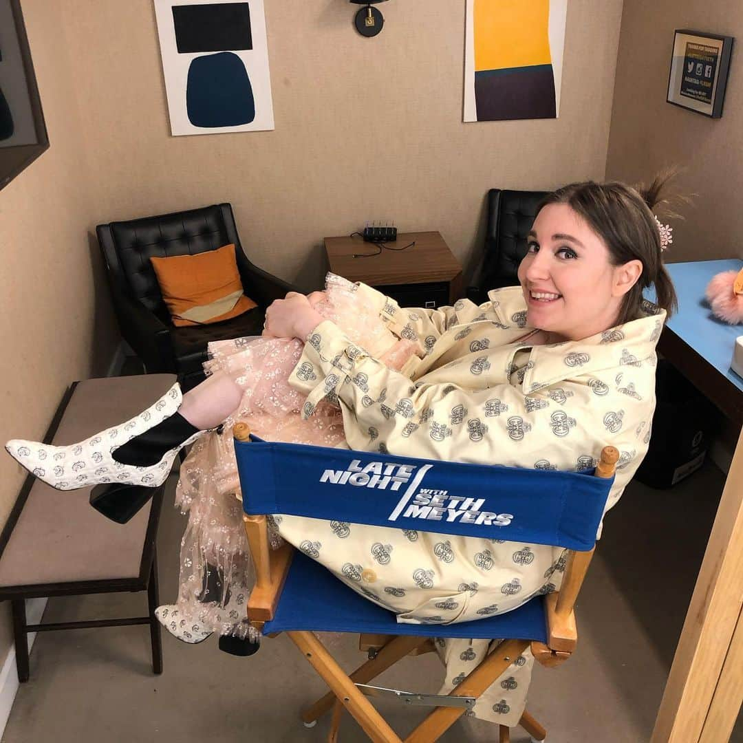 レナ・ダナムさんのインスタグラム写真 - (レナ・ダナムInstagram)「See you tonight @Latenightseth. I can't promise I'll behave, given that I am coming specifically to talk about #TheCWord. (My new podcast on @hearluminary with Alissa Bennett)」5月9日 8時29分 - lenadunham