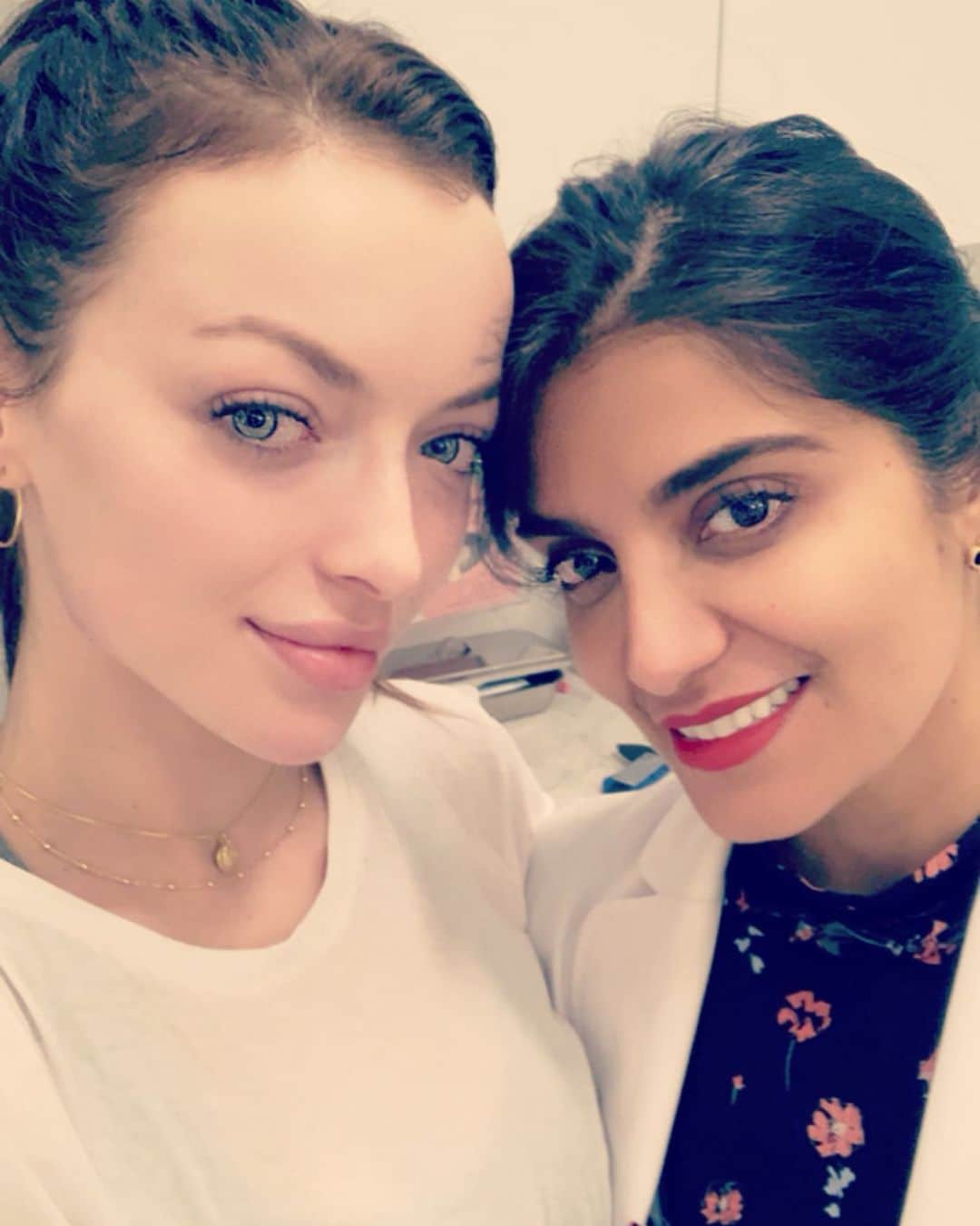 フランチェスカのインスタグラム：「I’m such a big fan of @laradevganmd and I got to meet her today. What a goddess @laradevganmd ♥️」