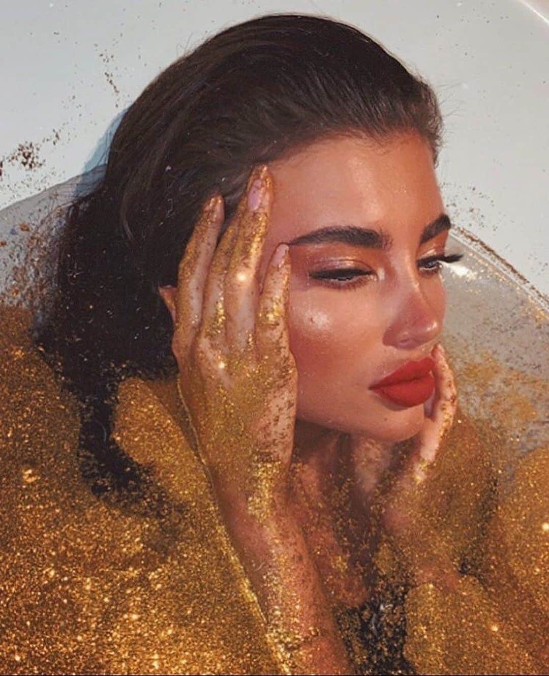 Public Desireさんのインスタグラム写真 - (Public DesireInstagram)「'You were my cup of tea, but baby, I drink champagne now.' ⚡www.publicdesire.com⚡ #pdbae #boujee #glitter #inspo」5月9日 8時34分 - publicdesire