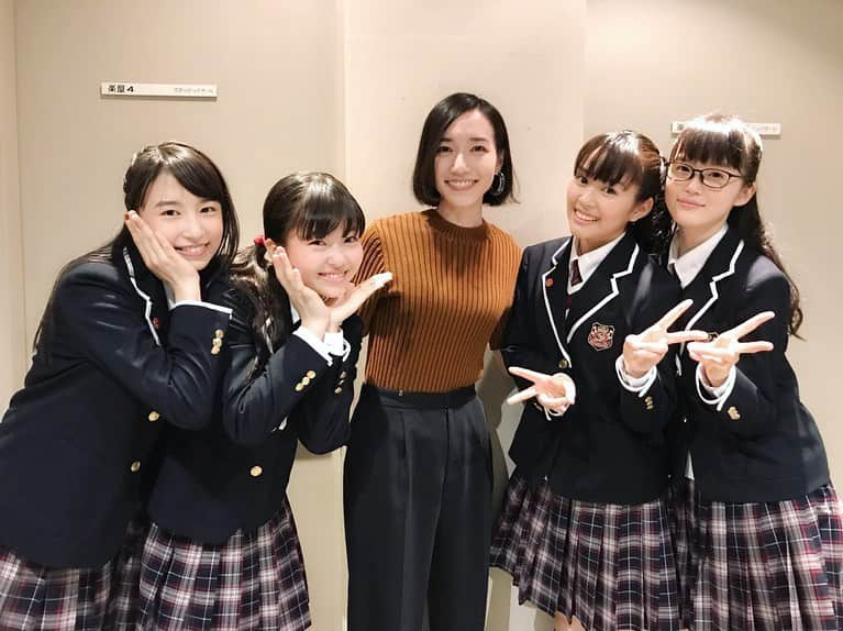 Perfumeさんのインスタグラム写真 - (PerfumeInstagram)「Loved attending Sakura Grakuin's transfer ceremony this week, especially for Sakia Kimura, who played mini-me in the "Let Me Know" music video. - NOCCHi 🥰#prfm #さくら学院」5月9日 9時01分 - prfm_official