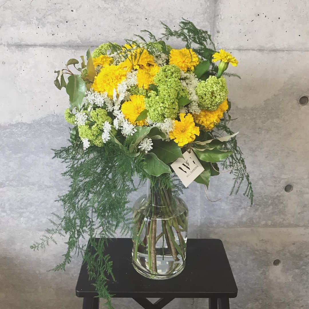 畑野ひろ子のインスタグラム：「@willgarden_official  デリバリーフラワー  #flower #flowers #bouquet #yellow」
