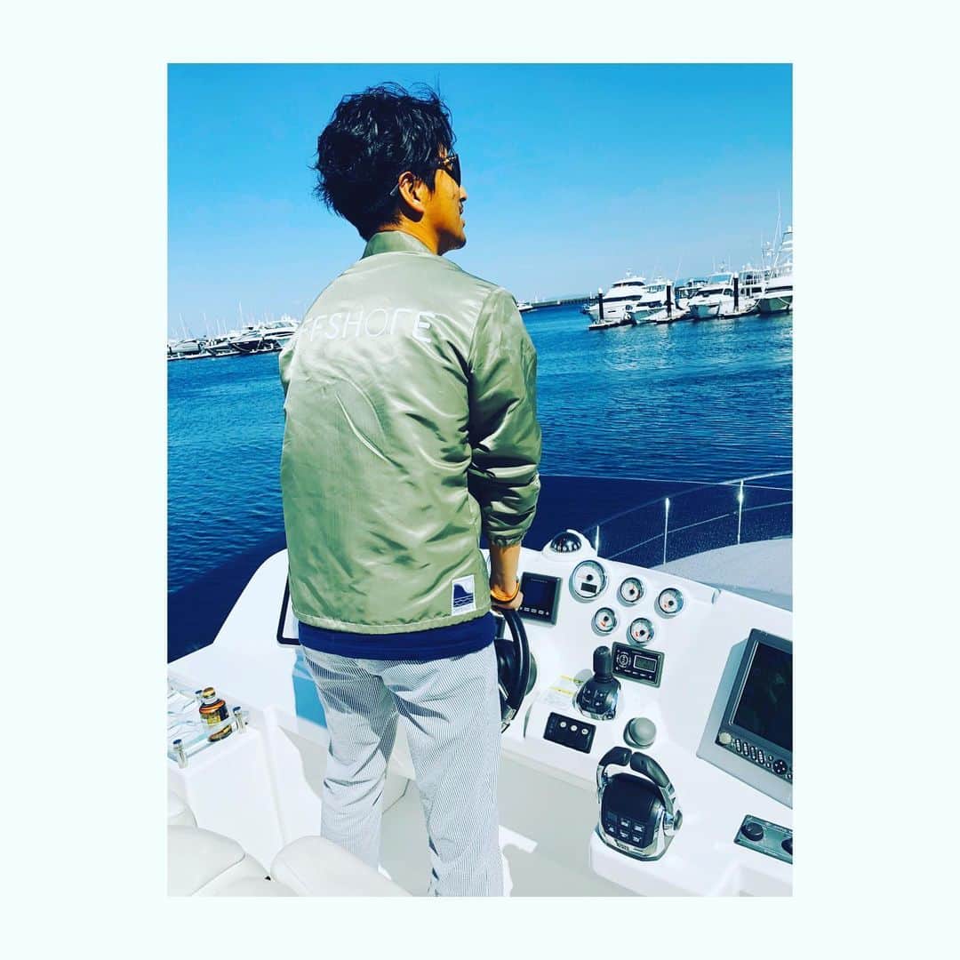 幸太さんのインスタグラム写真 - (幸太Instagram)「Go cruising 🚤 Bayside time  昨日は朝からマリーナと海で撮影  天気も最高で、クルーザーも楽しくて良い時間でしたー😎 ( 船酔いしやすいから最初ビビってたけどね（苦笑）) #shooting #cruiser #baysidefashion #pikolinos #mensfashion #marinestyle #model #surfer #omega #ピコリノス #マリンルック #シアサッカーセットアップ #メンズファッション #きれい目カジュアル  #クルーザー #凄いのいっぱいでした #こんなの持てたら #楽しいに違いない」5月9日 9時12分 - kotawave