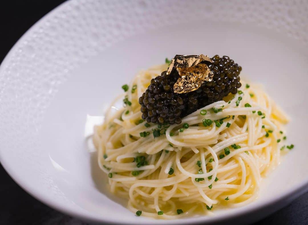 Palms Casino Resortのインスタグラム：「Stay golden with the Chilled Capellini Pasta at @mrcocolv.」