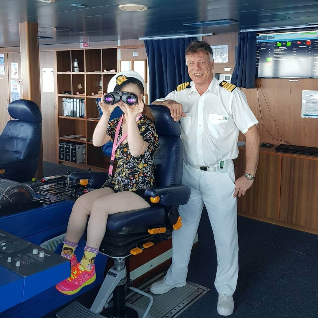マデリン・スチュアートさんのインスタグラム写真 - (マデリン・スチュアートInstagram)「Had a wonderful morning with  Captain Roger learning all about @pocruises beautiful Pacific Explorer #madelinestuart #love #cruising」5月9日 9時52分 - madelinesmodelling_