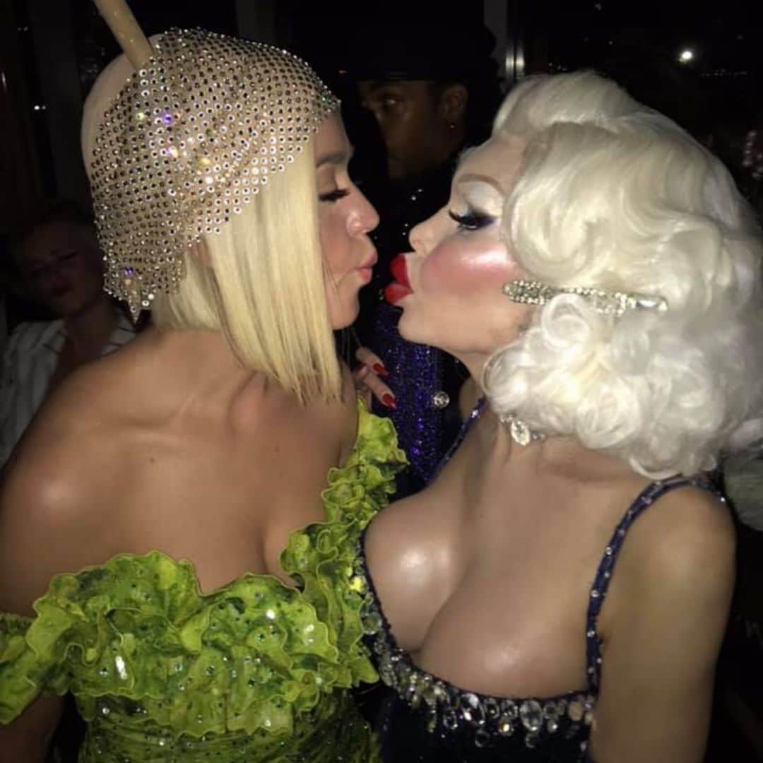 ジュン中山のインスタグラム：「#metgalaafterparty2019 #metgala2019 #junnakayamasfavoritepeople @katyperry and @amandalepore #iloveyou #instagood #instafashion #instaphoto #poweroflove #lgbt」