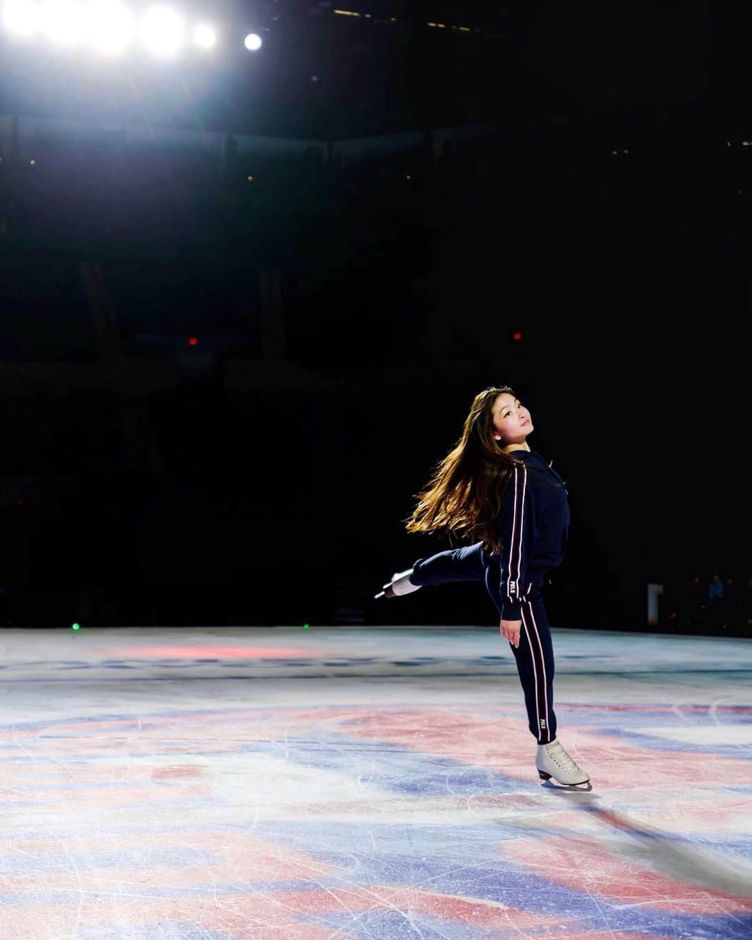 マイア・シブタニさんのインスタグラム写真 - (マイア・シブタニInstagram)「Under the lights. ❤️ • 📸: @shotsbyshibs #StarsOnIce #SOI19 #shibsibs」5月9日 10時20分 - maiashibutani