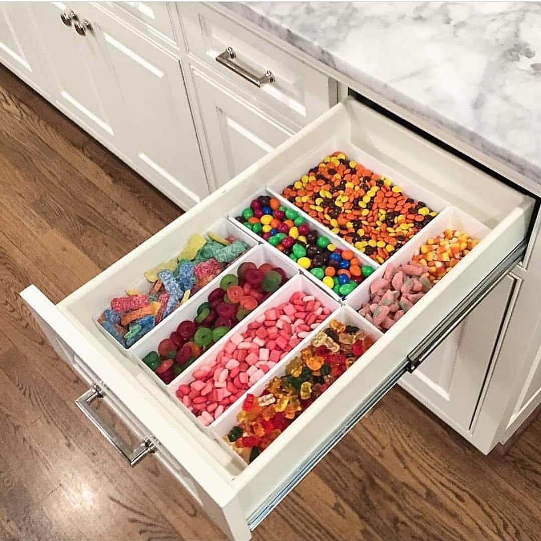 さんのインスタグラム写真 - (Instagram)「Candy drawer anyone?」5月9日 10時29分 - inspire_me_home_decor