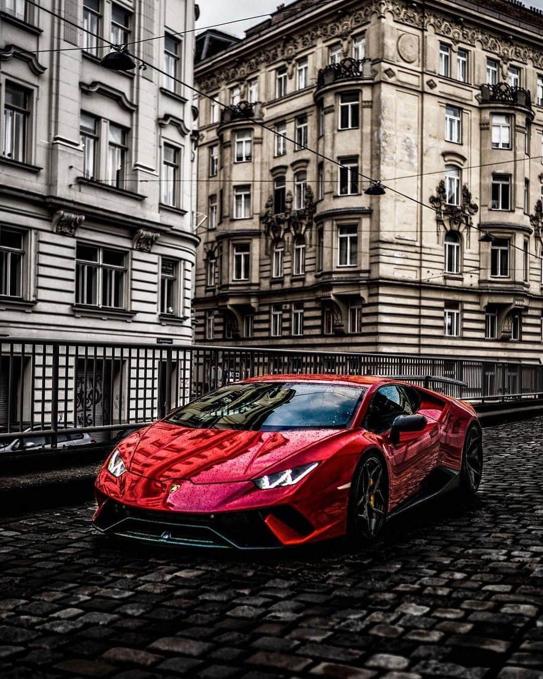 CARLiFESTYLEさんのインスタグラム写真 - (CARLiFESTYLEInstagram)「This red Huracan Performante needs a name! Owner @mryido #carlifestyle」5月9日 10時30分 - carlifestyle