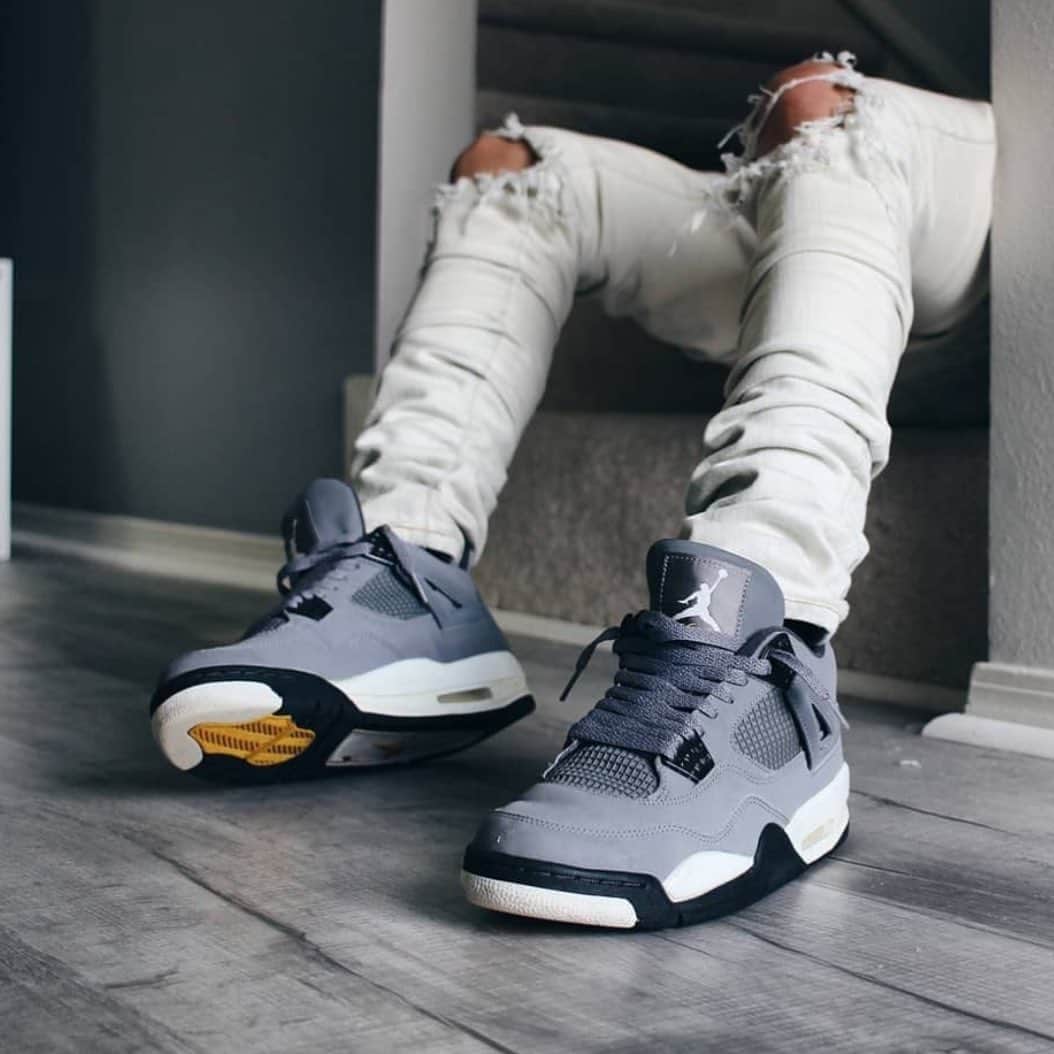 Sneakgalleryさんのインスタグラム写真 - (SneakgalleryInstagram)「The Air Jordan 4 “Cool Grey” returns August 3rd. Double Tap if you’re copping! #SNEAKGALLERY」5月9日 10時34分 - sneakgallery