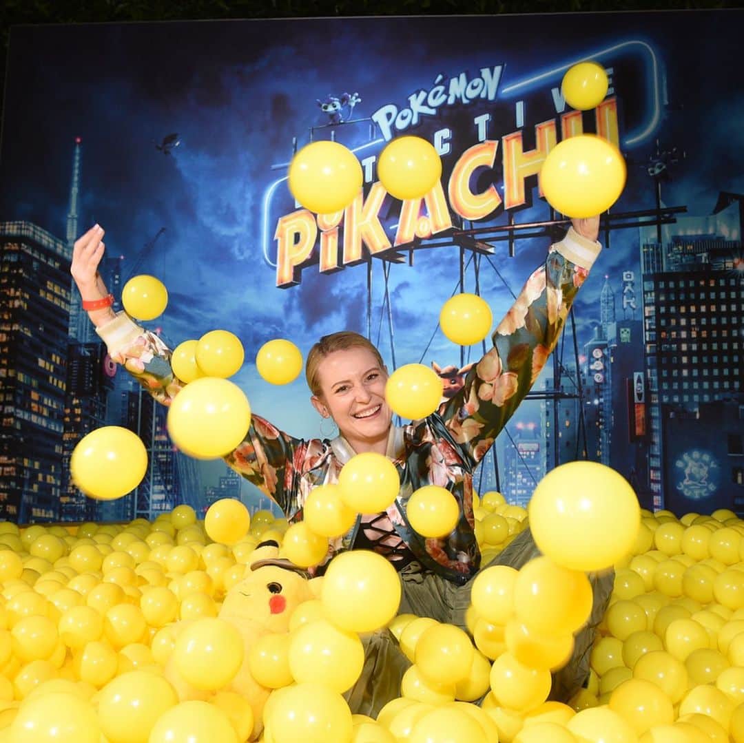 Warner Bros. Picturesさんのインスタグラム写真 - (Warner Bros. PicturesInstagram)「Welcome to the #PikaParty! 🔍⚡️ LA celebrated #DetectivePikachu in style. ➡️ See it in theaters FRIDAY! Get 🎟🎟 now!!」5月9日 16時57分 - wbpictures