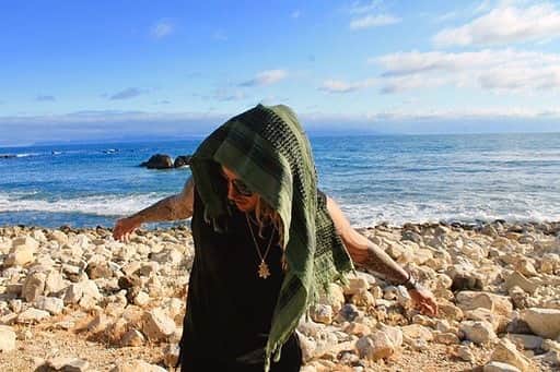 ヤコポさんのインスタグラム写真 - (ヤコポInstagram)「Life & you #beach #reggae #kulagang #iakopo」5月9日 16時57分 - iakopomusic