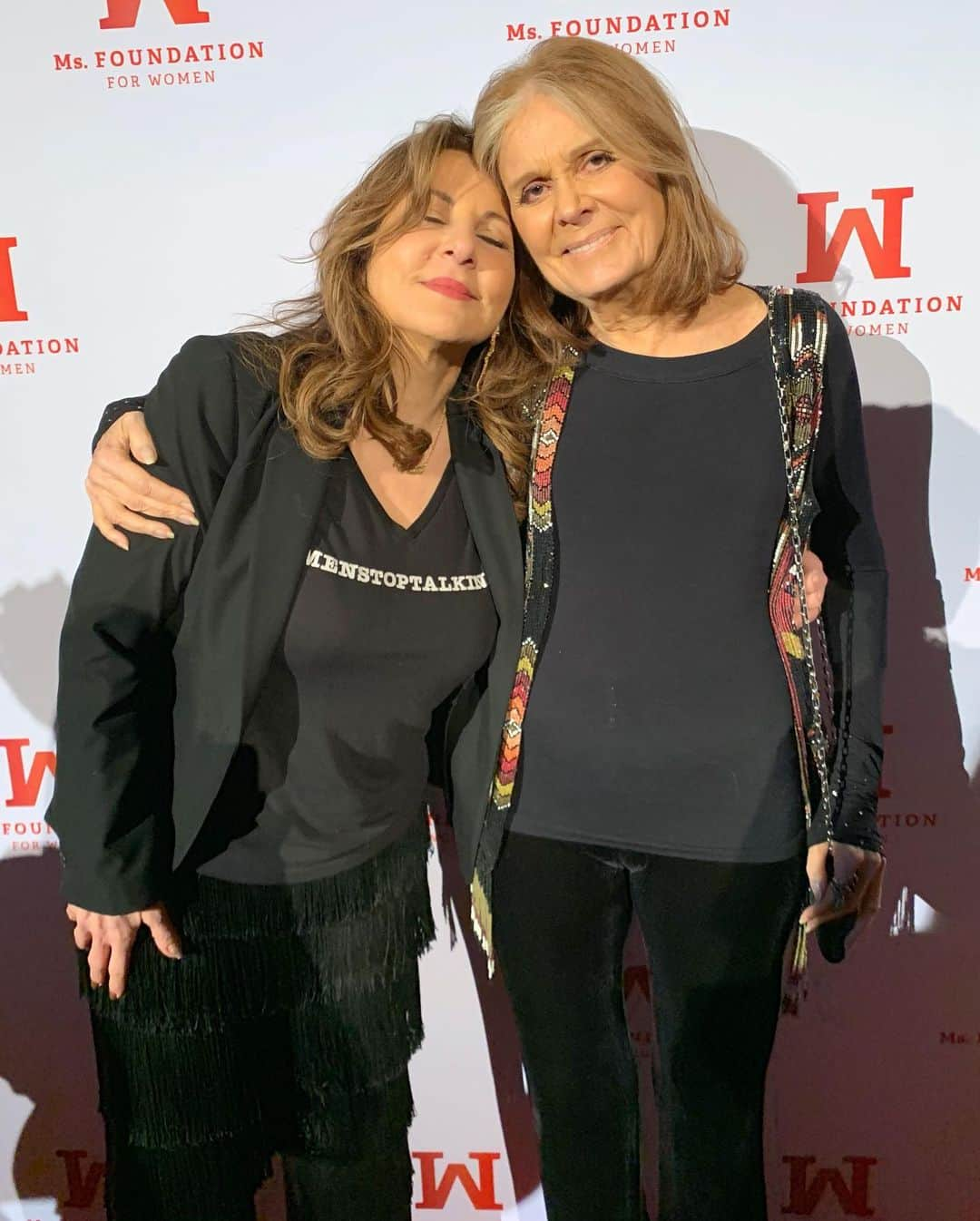 デブラ・メッシングさんのインスタグラム写真 - (デブラ・メッシングInstagram)「The evening’s namesake, the glorious @GloriaSteinem. She is all women’s North Star. All the freedoms we enjoy today are because of Gloria and all of the Founding Mothers of the Women’s Movement. What an inspiring night. And @kathynajimy wins the night with her T-shirt.🤣#GloriaAwards @msfoundation 📸:@gnpace」5月9日 11時40分 - therealdebramessing