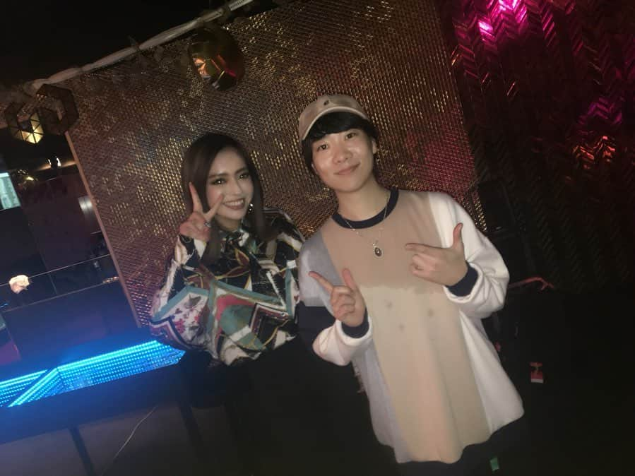 DJ Saya（さやまる）さんのインスタグラム写真 - (DJ Saya（さやまる）Instagram)「。 大好きな大阪へDJで行った時の 📸 SP GUESTの @hazzie840 さんと 💜 . . 大阪ほんまにあったかくて大好きって 行くたびに思わせてくれる 🥺 面倒見がよすぎるというか、 世話焼きすぎというか、そーゆう とこがめちゃくちゃ好き 🥺💜 笑 さやのことババァとか言うてくるけど それも"愛"やとおもっとるよ 🤭 . . . . #ババァと言われても否めん #パリピ #大阪 #大好き #イベント #酒ヤクザ #osaka #love #dj #party  #ハジ #hazzie #Live #friends」5月9日 12時17分 - saya_312y