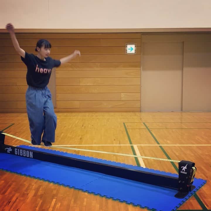 のインスタグラム：「@sakurasl3 she enjoys playing with slackrack🐒@gibbonslacklines  #slackline #slacklife #gibbon #gibbonslacklines #slacklife #slackrack #statick #slacklineresearch #slack #fitness #traning #gym #スラックライン #スラックラック #スタティック #ギボン #フィットネス #トレーニング #スラックラックラインリサーチ #岡山スラックラインクラブ」