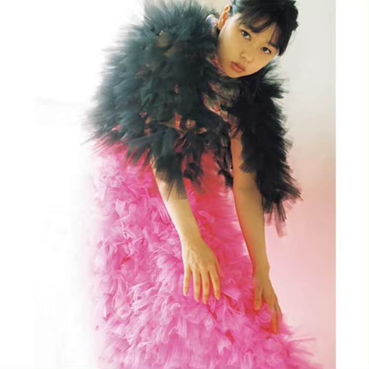 bis_web bis [ビス] さんのインスタグラム写真 - (bis_web bis [ビス] Instagram)「.﻿ ﻿ #battleclothes﻿ ﻿ 桜井日奈子ちゃんが着る﻿ チュールのセットアップコーデ❤︎﻿ ﻿ チュールで作るわたしの戦闘服。﻿ ﻿ 黒とピンク。﻿ 相反する色を組み合わせた﻿ チュールのセットアップで無敵の装いを。﻿ ﻿ ﻿ #戦闘服 #春コーデ #桜井日奈子 #ピンク﻿ #ブラックコーデ #ピンクコーデ #ブラック﻿ #黒ピンク #チュール #セットアップ #春服﻿ #ブラックピンク #お洒落 #スカート #ドレス﻿ ﻿」5月9日 13時20分 - bis_web