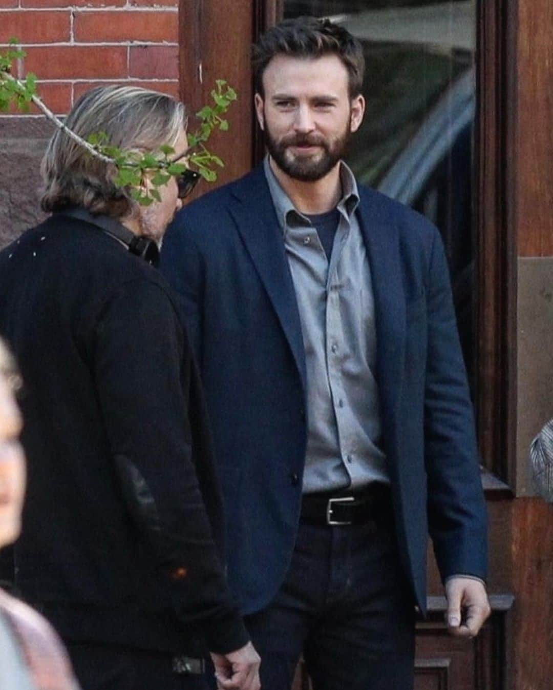 Just Jaredさんのインスタグラム写真 - (Just JaredInstagram)「Chris Evans films his new series #DefendingJacob in Boston. #ChrisEvans Photos: Backgrid」5月9日 13時32分 - justjared