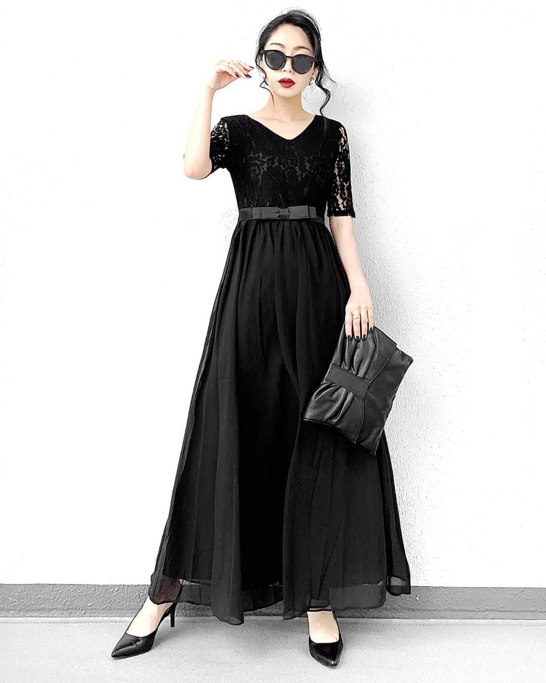 lve_xxxxのインスタグラム：「.﻿ .﻿ 突然のdress code 👗✧﻿ ﻿ 結婚式💒とか二次会のコーデの﻿ ご質問をかなり多数頂いており﻿ ﻿ お返事がかなり﻿ 遅くなって申し訳御座いません😭﻿ ﻿ 花嫁👰よりBLACK OK🙆‍♀️出た時は﻿ 黒でお邪魔するSTYLEです←﻿ ﻿ ﻿ @laceladies_fashion ﻿ パーティードレス 等 が豊富✧﻿ 財布👛に優しいのも有難し🙆‍♀️🙆‍♀️🙆‍♀️﻿ ﻿ レース×シフォンのAラインロングドレス﻿ ﻿ スリムなレーストップス﻿ ハイウエストのシフォン切り替えで﻿ 着痩せ効果💯﻿ ﻿ 身長163㌢でMサイズ﻿ 着用してます。﻿ ﻿ お値段マジでビビります😂笑﻿ ﻿ ﻿ 本日(5/9)﻿ ZOZOTOWN Openとの事👏✧﻿ ﻿ オープン記念SALE﻿ 最大59％OFF ﻿ 全品対象1500円 coupon 🙆‍♀️﻿ ﻿ 着用のドレス👗が﻿ 35％OFF＋couponで3700円位？に﻿ なると思います…爆安🔥💯﻿ ﻿ 是非チェック☑︎してみてください☺︎﻿ ﻿ #lace_ladies #レースレディース﻿ #レースレディースドレス ﻿ ﻿ －－－－－－－－－－－－－－－－－－﻿﻿﻿﻿﻿﻿﻿﻿﻿﻿﻿﻿﻿﻿﻿﻿﻿﻿﻿ ﻿﻿﻿﻿﻿﻿﻿﻿﻿﻿﻿﻿﻿﻿﻿﻿﻿﻿﻿ item詳細(ブランド・サイズ等)に﻿﻿﻿ 関しましては﻿﻿﻿﻿﻿﻿﻿﻿﻿﻿﻿【WEAR】を﻿﻿﻿ ご参照くださいませ🙇‍♀️♡﻿﻿﻿﻿﻿﻿﻿﻿﻿﻿﻿﻿﻿﻿ ﻿﻿﻿ WEAR ： lvexxxx ﻿ ﻿﻿﻿ －－－－－－－－－－－－－－－－－－﻿﻿﻿ ﻿﻿」