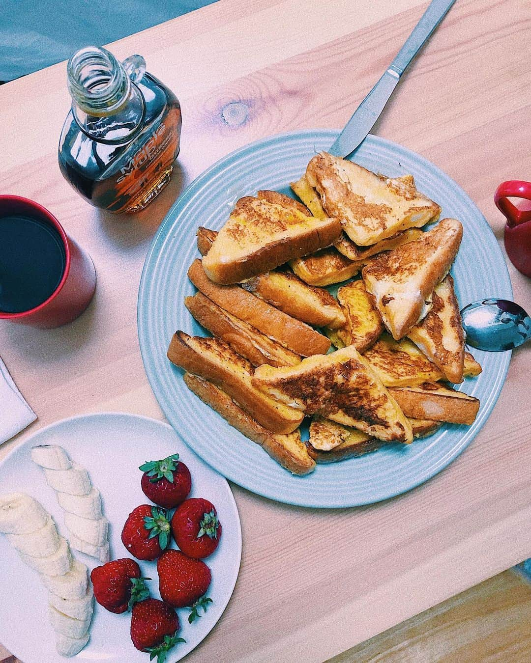 ノウィキ茉莉のインスタグラム：「Eatin’ Pain Perdu cuz that’s what the French call it. #frenchtoast #painperdu #breakfast #foodie #instafood #foodporn #fruit」