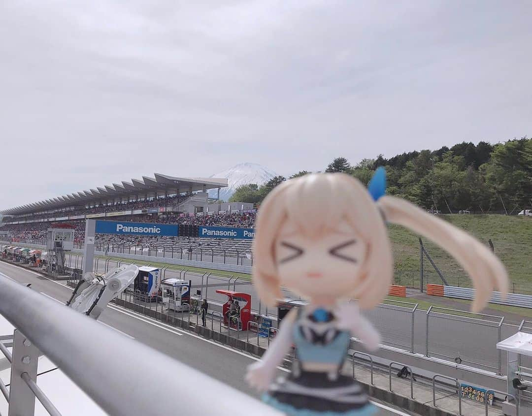 ミライアカリのインスタグラム：「#miraiakari  #miraiakari_official #akarigallery #VR #virtualreality #Vtuber #akari #3D #model  #youtuber #youtube #ミライアカリ#supergt #pacificracing」