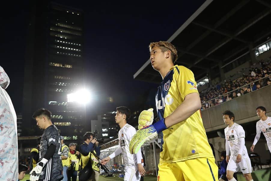 林彰洋のインスタグラム：「One point 難しい試合でした。 32歳初の試合やはり色んな課題をもらったように思います。 成長していきます。  This match was difficult  The first game for me as a 32year old I found tasks what to do from now. For much more growing  #ルヴァン杯 #cup #fctokyo」