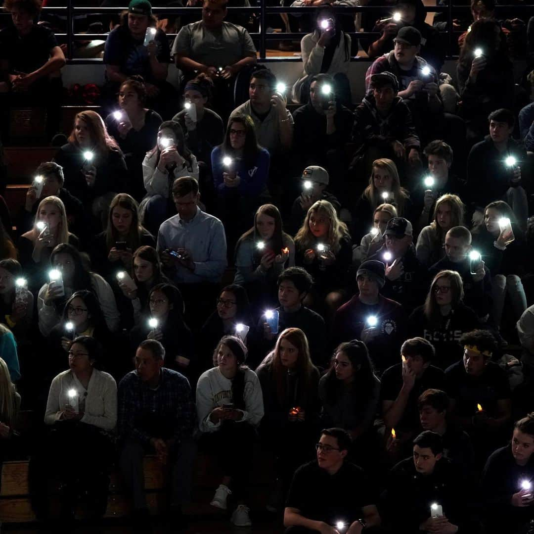 NBC Newsさんのインスタグラム写真 - (NBC NewsInstagram)「Students participate in a candlelight vigil held at Highlands Ranch High School in #Colorado. One student was killed and 8 others were injured during a shooting at STEM School Highlands Ranch on Tuesday. . 📷 @michaelciaglo / @gettyimages 📷 Rick Wilking / @reuters」5月9日 14時47分 - nbcnews