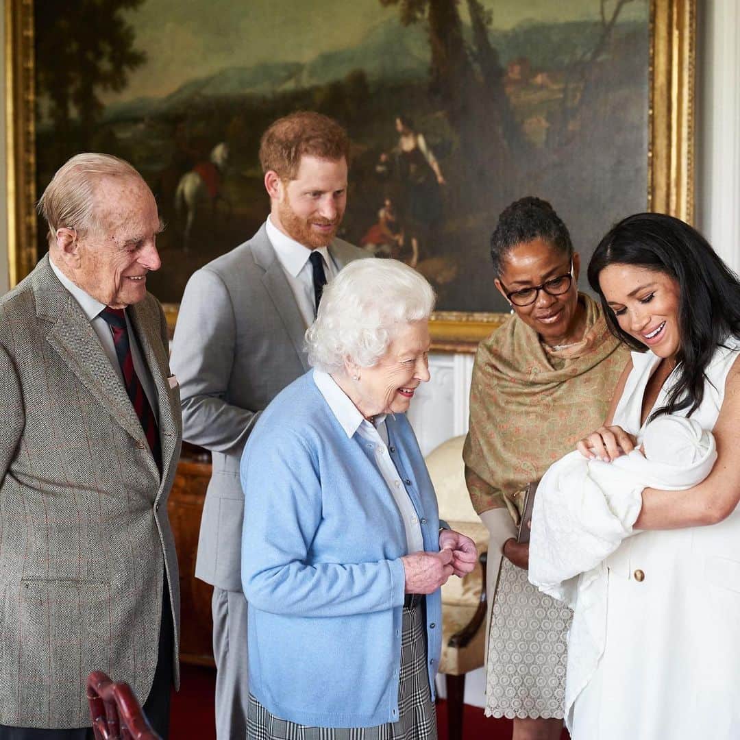 Vogue Australiaさんのインスタグラム写真 - (Vogue AustraliaInstagram)「Known as the royal family’s most progressive couple, #PrinceHarry and #MeghanMarkle have, unsurprisingly, broken a string of royal traditions and protocols surrounding the birth of their son Archie. Several, however, remain proudly upheld. Tap the link in the bio for the royal baby traditions and protocols that have and haven’t been followed. 📸 Getty Images」5月9日 15時10分 - vogueaustralia