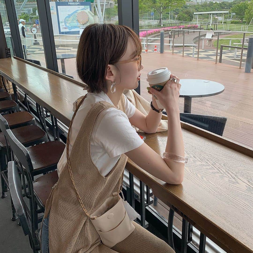 ukapiのインスタグラム：「. . 気に入ったので、 トップ画にしました☕️✧ . . #todayful#uniqlo  #ユニクロユー#jins #アネモネ」