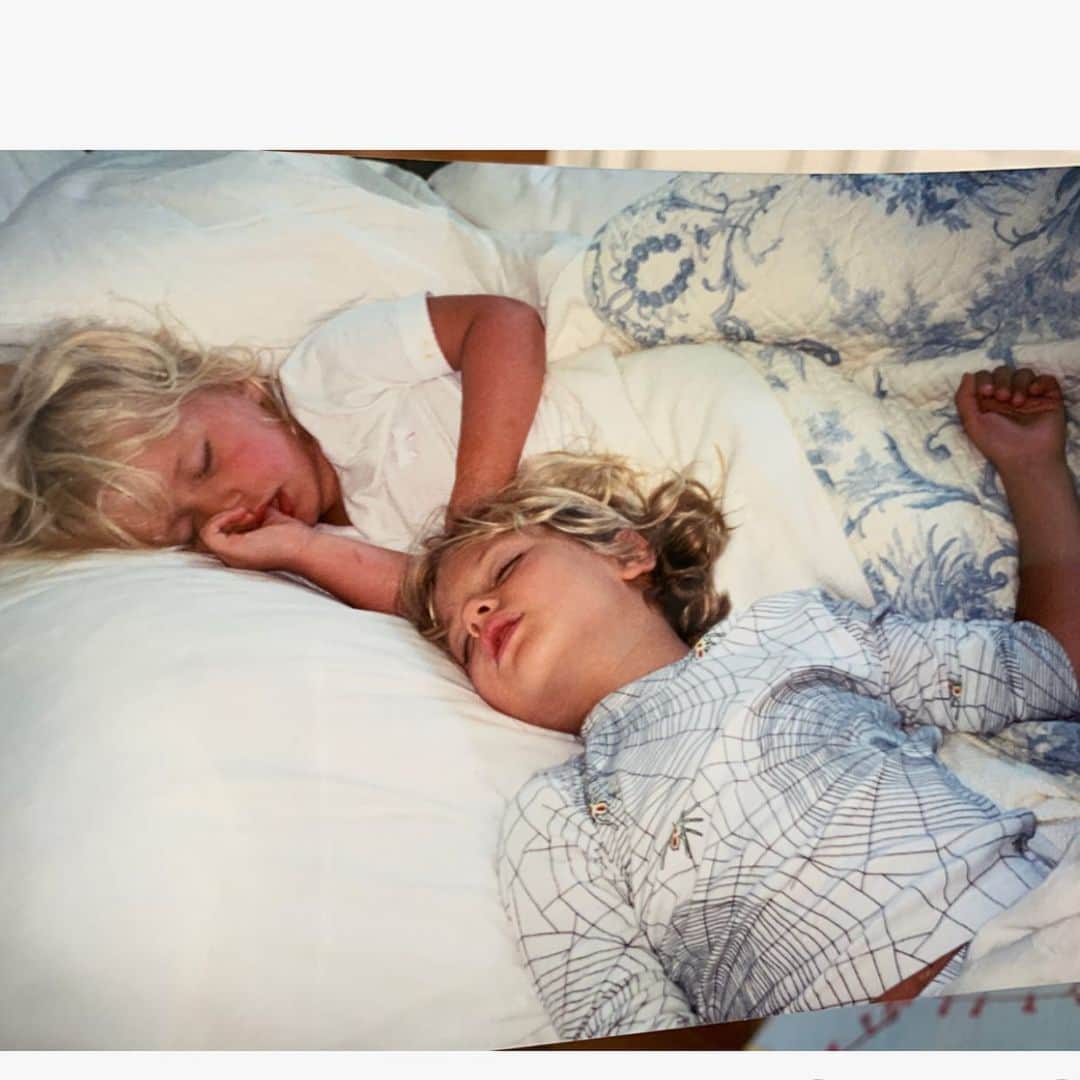 クリスティ・ブリンクリーさんのインスタグラム写真 - (クリスティ・ブリンクリーInstagram)「Around Mother’s Day, I reflect on the lessons I’ve taught my children. I encourage them to find a reason to celebrate every day, even the little moments, and I try to lead by example. And after 33 Mother’s Days, I love @Ultherapy because it helps me to look and feel my best for all life’s moments. #ChristieLovesUltherapy #MilestonesofMe #happymothersday #sunday #gratitude」5月10日 0時53分 - christiebrinkley