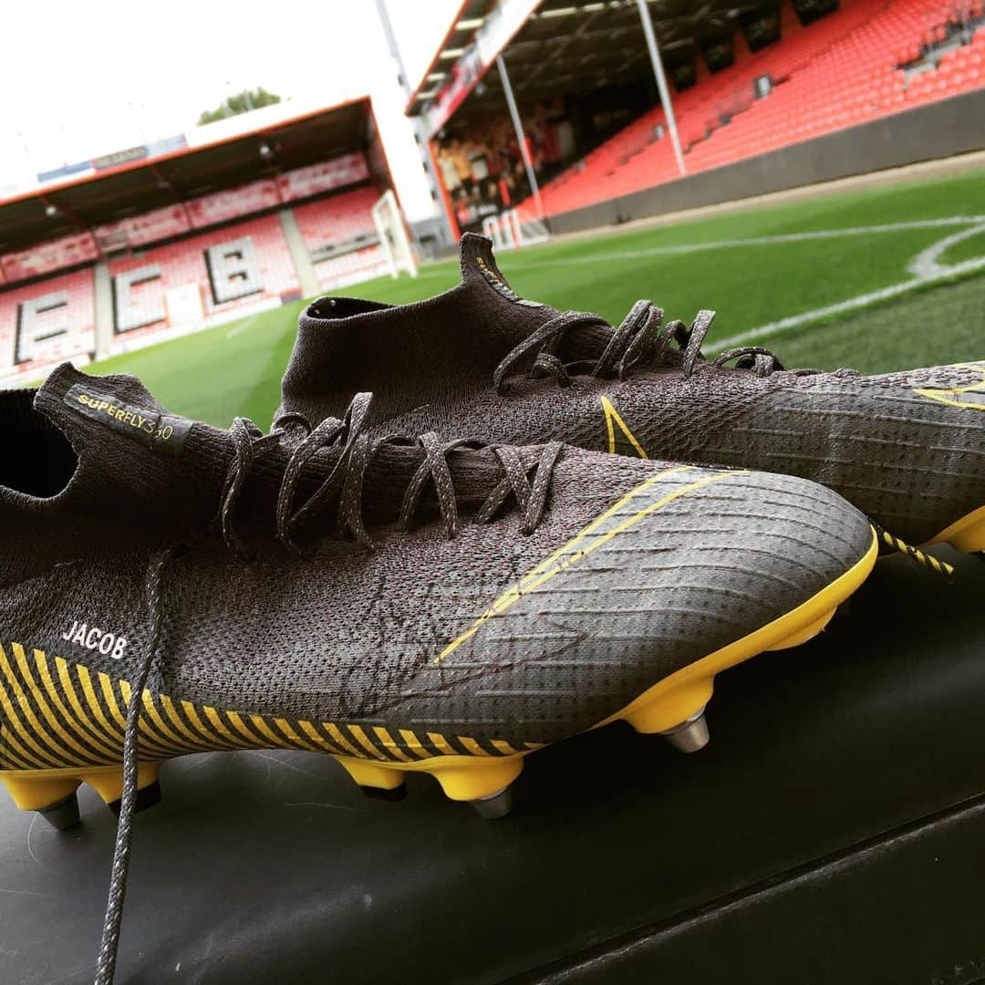 ジュニア・スタニスラスさんのインスタグラム写真 - (ジュニア・スタニスラスInstagram)「Giving away a pair of my @nikefootball boots and some #afcb match shirts. Hit like and comment below to be in with a chance of winning. Winners picked Weds 15th May 👍🏽🍒」5月10日 0時56分 - juniorstanislas