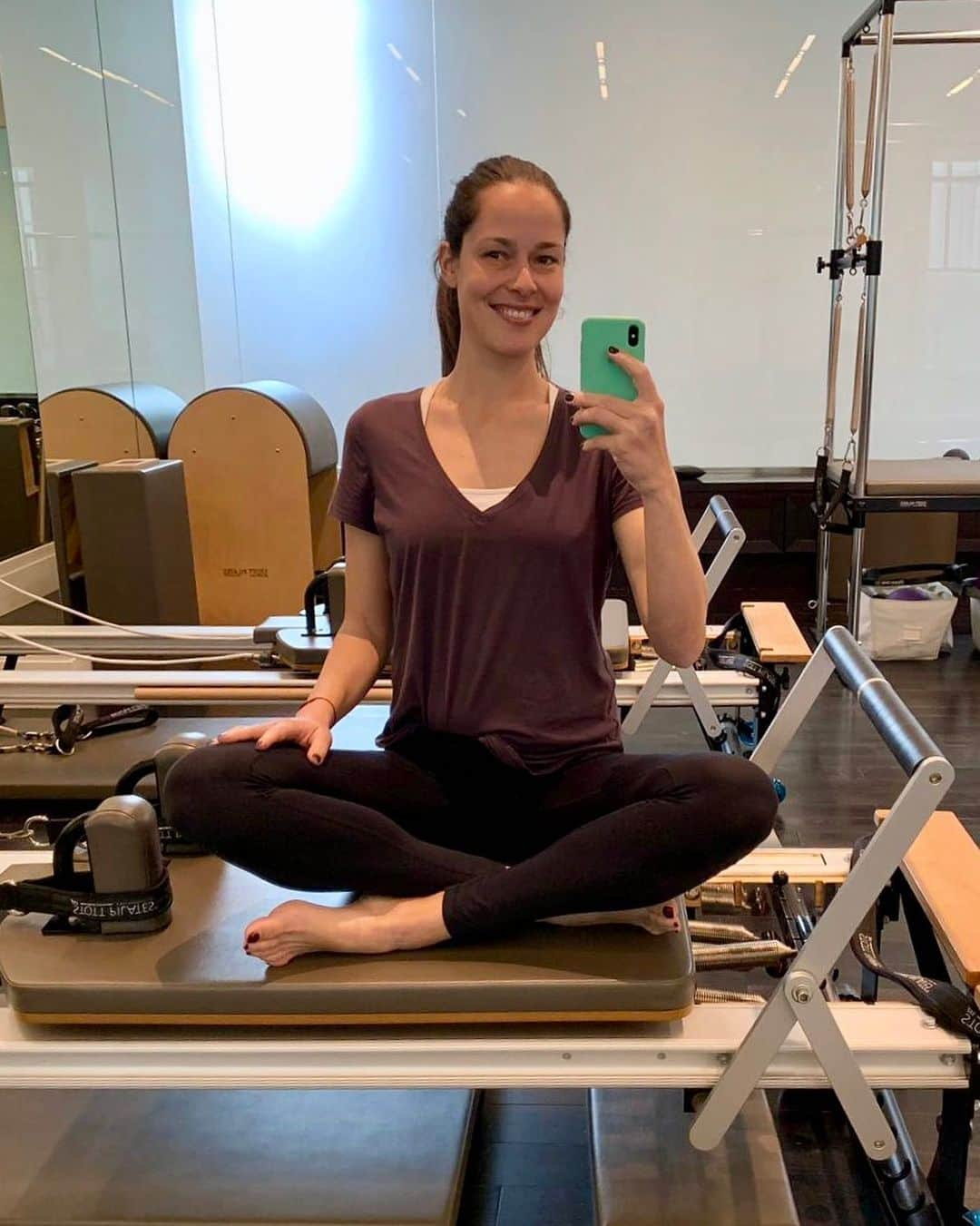 アナ・イバノビッチさんのインスタグラム写真 - (アナ・イバノビッチInstagram)「Pilates morning 🧘🏻‍♀️ 😊💪🏼」5月10日 1時00分 - anaivanovic