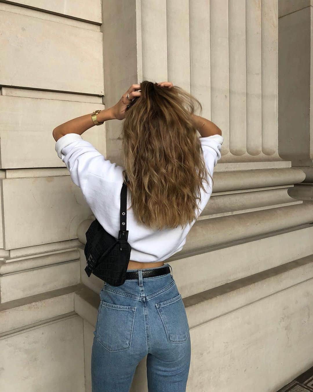 Jブランドさんのインスタグラム写真 - (JブランドInstagram)「So ready to turn our backs on this week in our #sustainable Jules 🌎 #inmyjbrand #eco #denim」5月10日 1時11分 - jbrandjeans