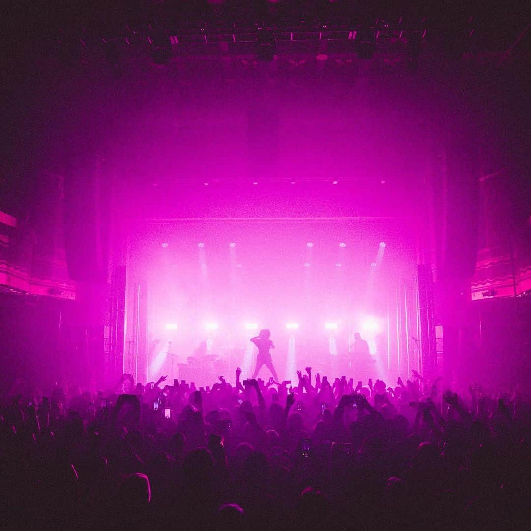 Halseyさんのインスタグラム写真 - (HalseyInstagram)「back to the Badlands for Night 1 of my series for @websterhall  tonight we enter the Kingdom. I love you. 📷: @donslens」5月10日 1時52分 - iamhalsey