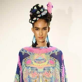 金原杏奈のインスタグラム：「FRIDA KHALO VIBEEEE💃🌈💕」