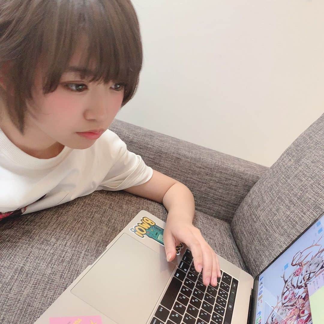 のインスタグラム：「誰かの価値を下げて自分の価値を上げる人間になるくらいなら 誰かの価値をあげる手助けをしてすぐには気づいてもらえずとも、のちに自分の価値に気づいてくれる人たちが増えていく生き方をしたいってばよ 一人だったら自分の価値を上げることに全力を注げばいいけど それが複数で活動していくことだと思うってばよ #深夜の戯言」