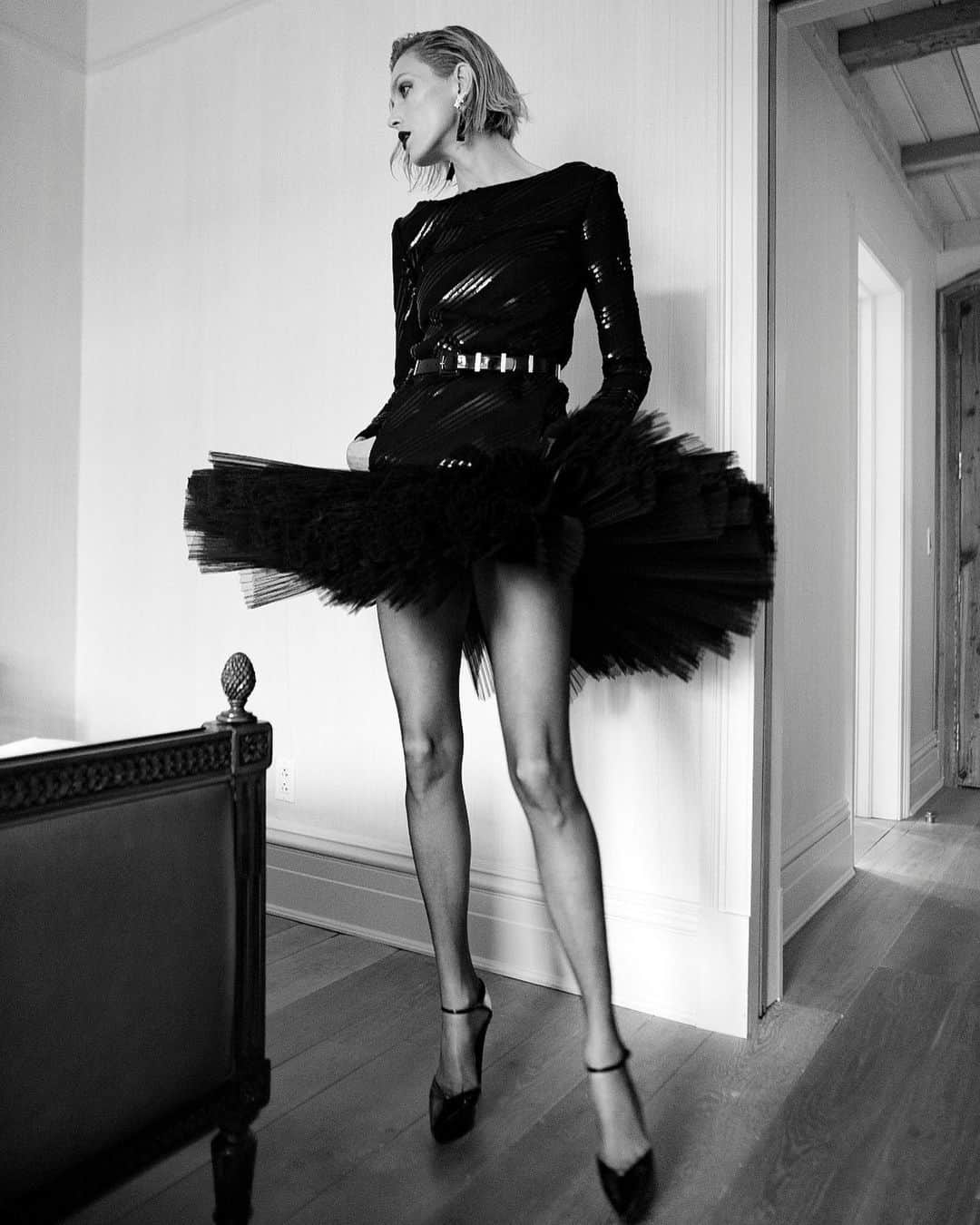 Vogue Parisさんのインスタグラム写真 - (Vogue ParisInstagram)「Exclusively for Vogue Paris, go behind the scenes at @Anja_Rubik's fittings for her MET Gala dress, designed by her friend @AnthonyVaccarello for @YSL Photos by @andreskudacki, makeup by @georgisandev, hair by @jimmypaulhair Jewelry by @boucheron」5月10日 1時58分 - voguefrance