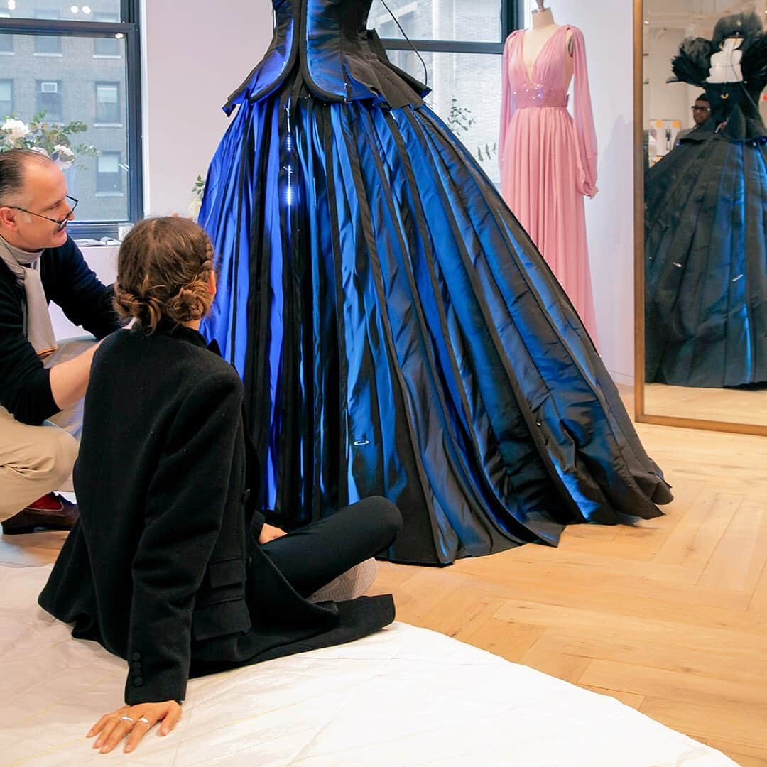 Tommy Hilfigerさんのインスタグラム写真 - (Tommy HilfigerInstagram)「A little magic and a lot of hard work brought @zendaya's fairy tale dress to life at the #MetGala2019. Swipe to experience our designs in the making! ✨」5月10日 1時59分 - tommyhilfiger