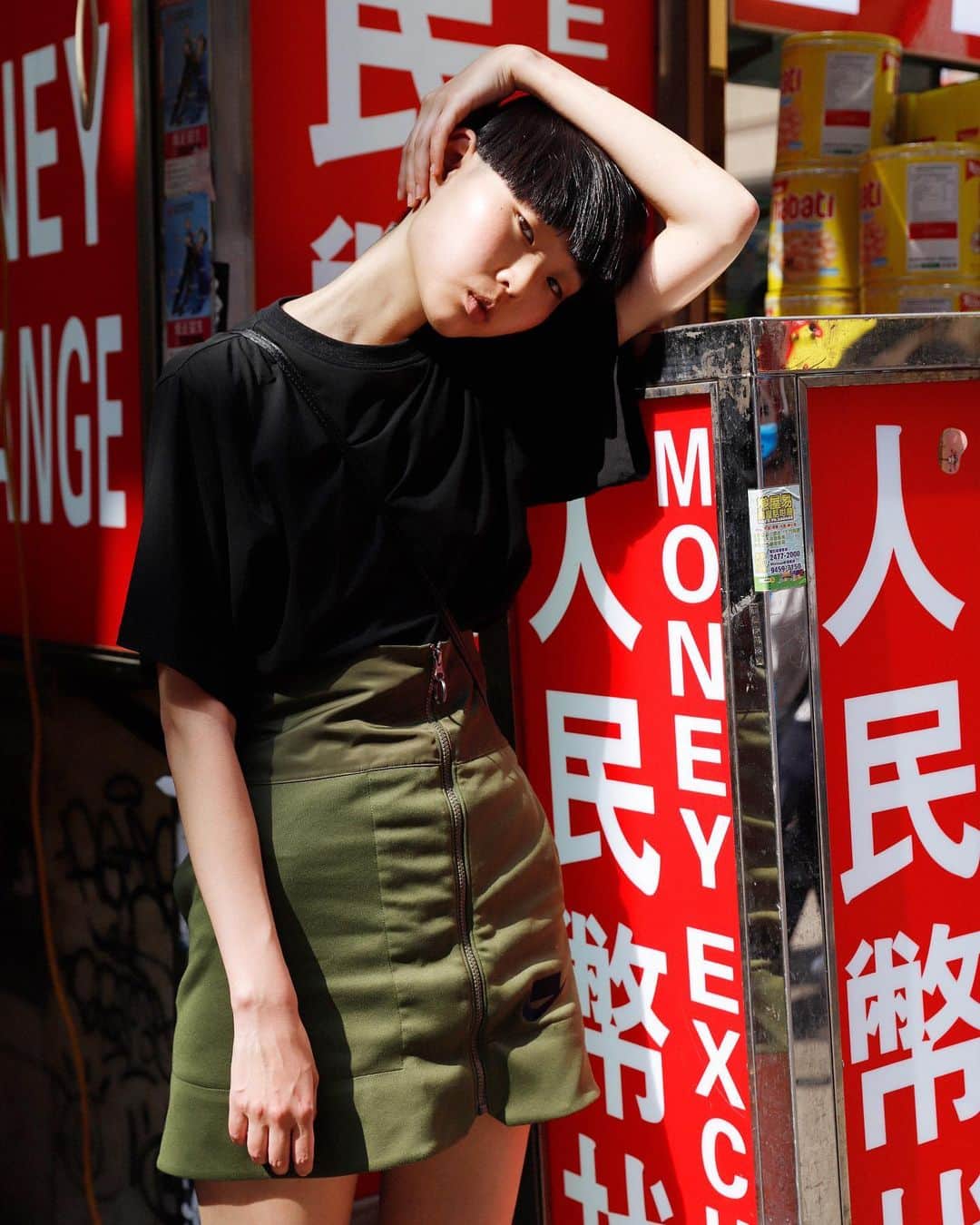 Droptokyoさんのインスタグラム写真 - (DroptokyoInstagram)「HONG KONG STREET STYLE  #🇭🇰 Name: @mioko_thanzuiyue  #streetstyle#droptokyo#hongkong#hongkongfashion#streetscene#streetfashion#streetwear#streetculture#fashion#香港 Photography: @yuri_horie_」5月9日 17時04分 - drop_tokyo
