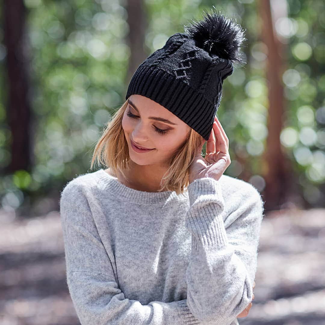 Target Australiaさんのインスタグラム写真 - (Target AustraliaInstagram)「Finish off your weekend look with our Hilary beanie ❤️🎯 #winterspell #targetaus #targetauswomen」5月9日 17時06分 - targetaus