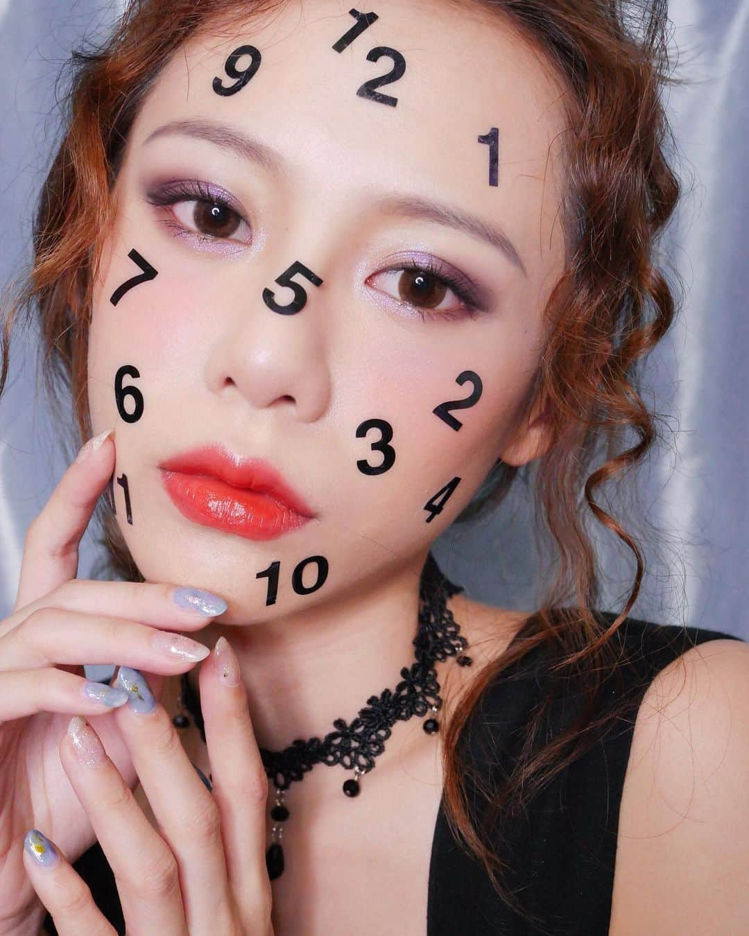 紀卜心さんのインスタグラム写真 - (紀卜心Instagram)「「0-100只是個數字，無法決定你的人生價值。」 當你遇到挫折就把自己歸零，然後盡最大努力一分一分往上加，你會得到不同的收穫 - Eyeshadow/ #bobbibrown #紫艷光限量眼彩盤  Lipstick/ #yslbeautytw #奢華緞面漆光唇釉 色號416 Rouge/ #immeme  #makeup#kimismakeupportfolio」5月9日 17時14分 - eatzzz7