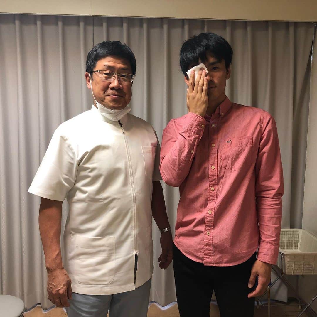 小河諒さんのインスタグラム写真 - (小河諒Instagram)「富士で僕を見かけた方はご存知かと思いますが、 麦粒腫が出来てしまい、僕の目の主治医である「まえだ眼科」に駆け込みました！！ 麦粒腫と聞くとかっこいいですが平たく言うとものもらいです。笑  これで腫れが治ればぱっちりお目目に戻ります。  前田先生、ありがとうございました😊  #まえだ眼科 #渋沢駅前 #小河諒」5月9日 17時55分 - ryo_ogawa_