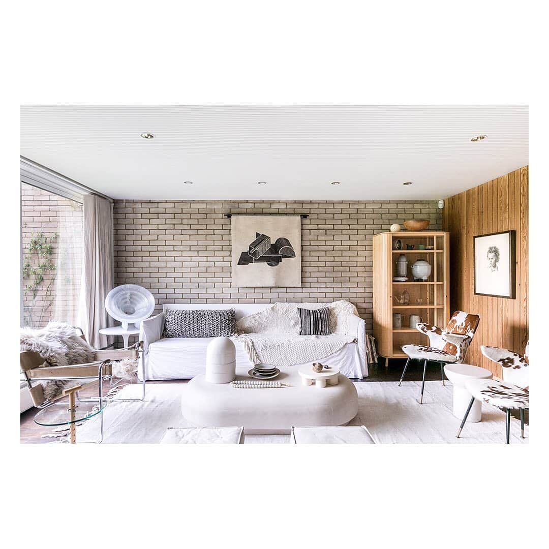 The Modern Houseさんのインスタグラム写真 - (The Modern HouseInstagram)「Walter Segal's House: a magical 1960s home in Highgate designed by the celebrated architect, now with exciting scope for expansion. Follow the link on our bio for more information.  #waltersegal #highgate #architectshome」5月9日 17時49分 - themodernhouse