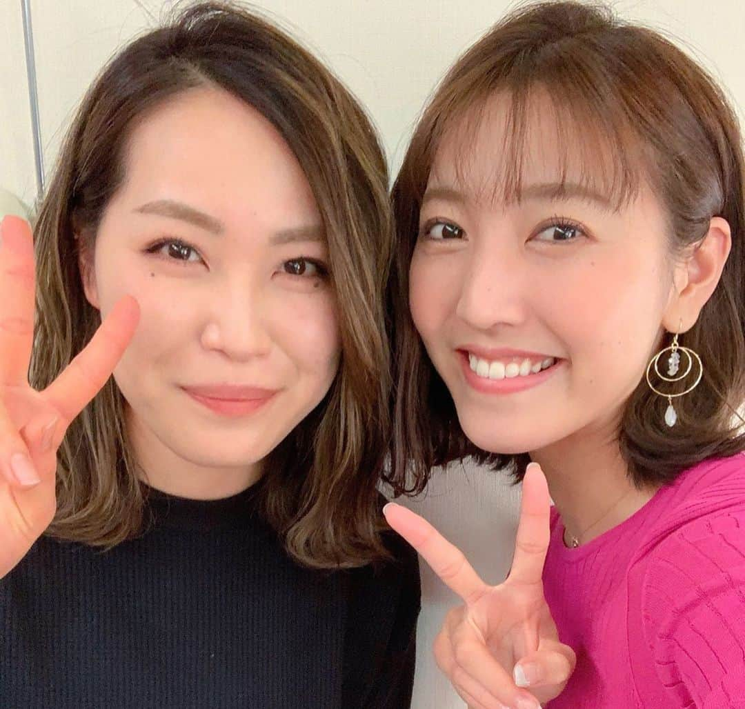 小澤陽子さんのインスタグラム写真 - (小澤陽子Instagram)「𝒂𝒕 𝒘𝒐𝒓𝒌☻  私が好きな ”ヘア”の テーマは、 『エアリー感』、『ザクザク感』💇🏼‍♀️💇🏼‍♀️。. . いつも、ついつい真似したくなる ヘアアレンジ / 髪型をしている ヘアメイクさん🥰  みなさんは、どんな髪型(をするの)が好きですか👧🏼？ . . #ハイセンス #後れ毛やエアリー感がとっても好き。 #今日はこの髪にしようと決めてても #この方の髪を見て #これにして！と言っちゃう(笑) #ARIGATO☻  #ヘアアレンジ #hairstyle #fishborn #airy #casual  #フィッシュボーン #エアリー #ザクザク感」5月9日 18時19分 - yoko.ozawa729