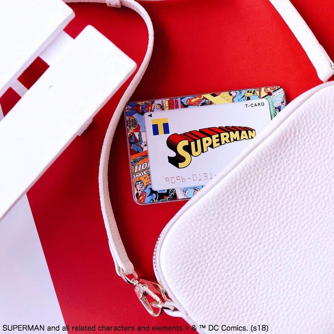 のインスタグラム：「＼券面デザインは2種！！『DC×Tファン』／﻿ ﻿ Tカード（スーパーマンデザイン）＆Tカード（バットマンデザイン）﻿ ﻿ Tカード保有者限定で、オリジナルスライドカードケースをご購入頂けます♪﻿ ﻿ ##Tカード#TFANSITE#TSUTAYA﻿ #スーパーマン#DC#アメコミ#アメトイ﻿ #キャラクター#置き画倶楽部#置き画#置き画くら部﻿ #カード#カードコレクター#カードケース#カバン#持ち物﻿ #コレクション#バッグの中身#カバンの中身#赤色#鞄の中身﻿ #card#collection#Tcard#SUPERMAN」
