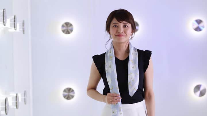 mid pressのインスタグラム：「6 way to style a scarf . #3 8の字ねじり . . . #スカーフ #スカーフアレンジ #8の字ねじり #mid_press #mid_official」