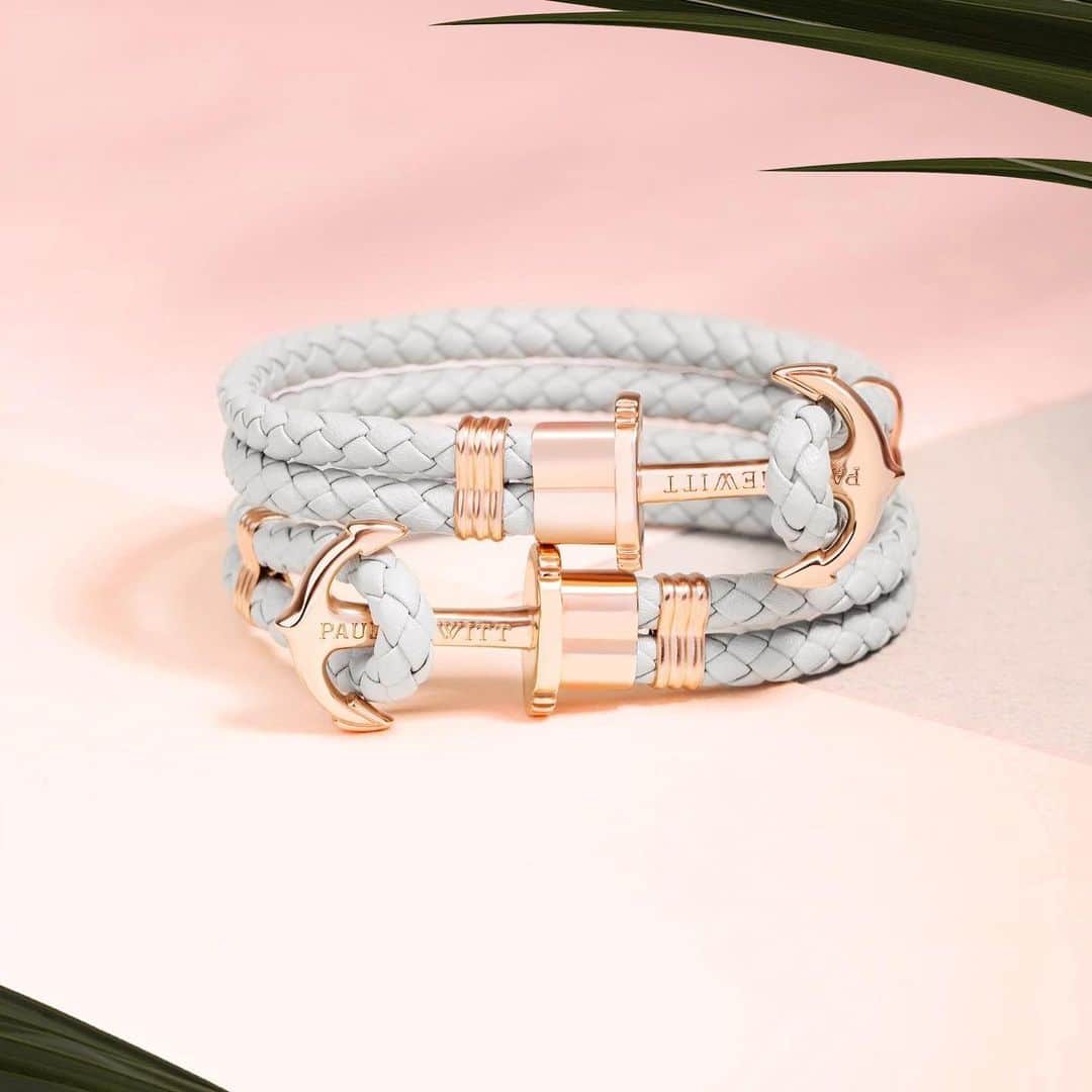 PAUL HEWITTさんのインスタグラム写真 - (PAUL HEWITTInstagram)「Only 3 days until Mother's Day! 💞✨ Save 50 % on the second bracelet in our big Mother's Day Special! ⚓️ #getAnchored #paulhewitt #phrep  __ #mothersday #gift #present #giftideas #mother #supermum #mumisthebest #womensbracelet #womenwithstyle #bracelet #womenwithclass #mothersdaygifts」5月9日 19時13分 - paul_hewitt