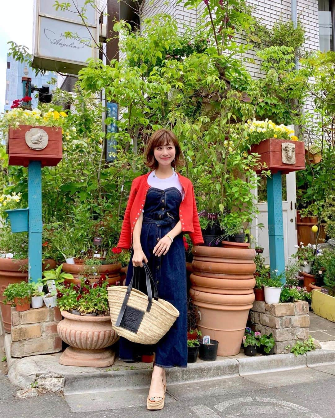 水野佐彩さんのインスタグラム写真 - (水野佐彩Instagram)「・ 🍊❤️ #coordinate  tops,skirt#amelievintage @amerivintage  outer#agnesb  @agnesb_officiel bag#loewe @loewe  shoes#chloe @chloe  #sサイズコーデ #153cmコーデ #おちびコーデ」5月9日 19時10分 - saaya_mizuno