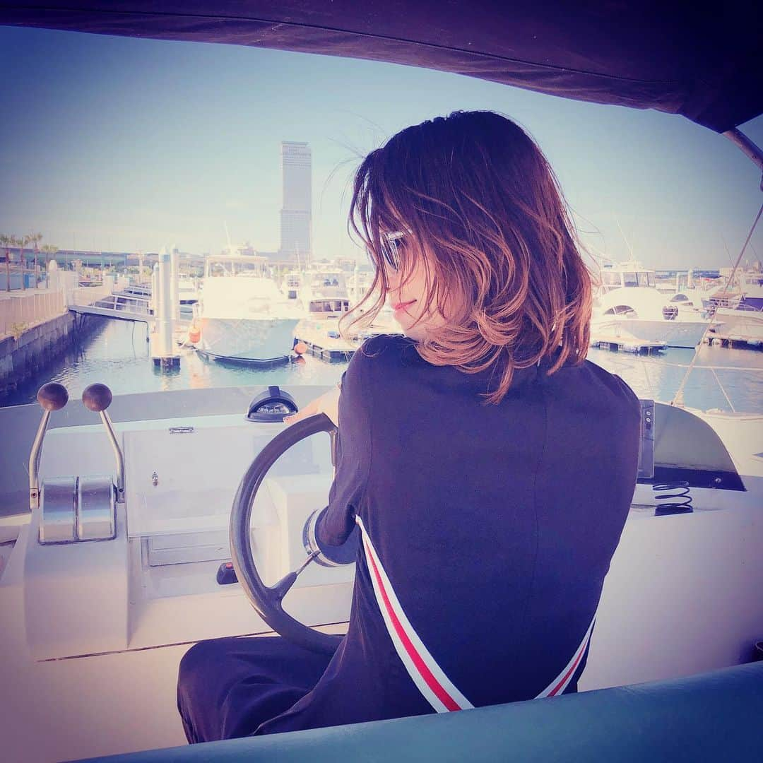 龍真咲さんのインスタグラム写真 - (龍真咲Instagram)「こんばんゎ🌙  淡路島🛳🛳🛳 早朝出発の日帰り💨💨💨 クルージング&ランチ🍴🍴🍴 しらす🐟🐟🐟 新しい靴👠👠👠 #ヌメロヴェントゥーノ  明日は1人名古屋入り🚅🚅🚅 寂しぃ😢😢😢 美味しいご飯やさんあるかな。。。 あったらぜひ教えて下さい❤️」5月9日 19時14分 - masaki_ryu