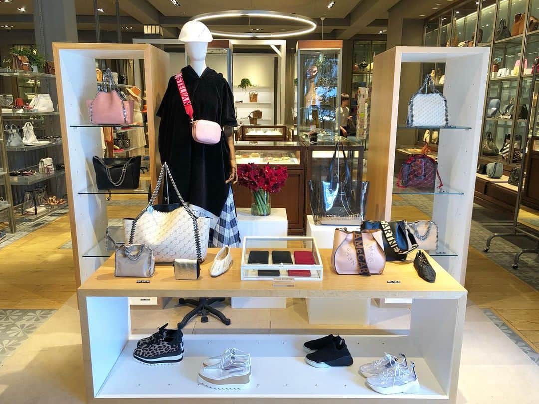TOMORROWLAND 渋谷本店さんのインスタグラム写真 - (TOMORROWLAND 渋谷本店Instagram)「. <Stella McCartney>  #stellamccartney #newarrivals #19ss #bag #shoes #sharksole #wallet #tomorrowland #fashion  @tomorrowland_shibuya @tomorrowland_womens」5月9日 19時16分 - tomorrowland_shibuya